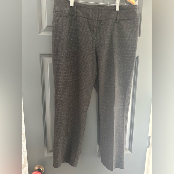 2 pairs Limited summer capris - Picture 7 of 7